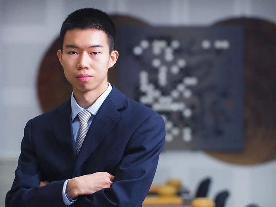 《她的丰满》在线观看